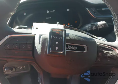 2023 Jeep Grand Cherokee L Altitude 4X4 z USA, uszkodzony, nr VIN 1C4RJKAGXP8831478